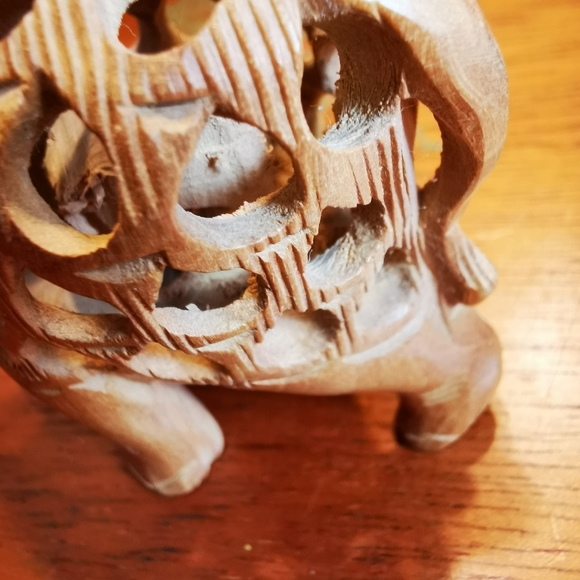 Vintage Hand Carved Wood Elephant with Baby Elephant Inside - Picture 8 of 14